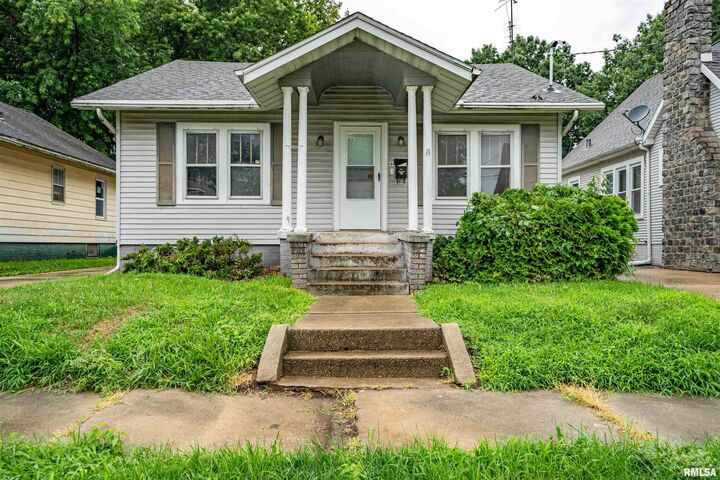 320 N 5th Avenue  Canton IL 61520 photo