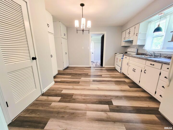 Property Photo:  325 Campbell Avenue  IL 62839 