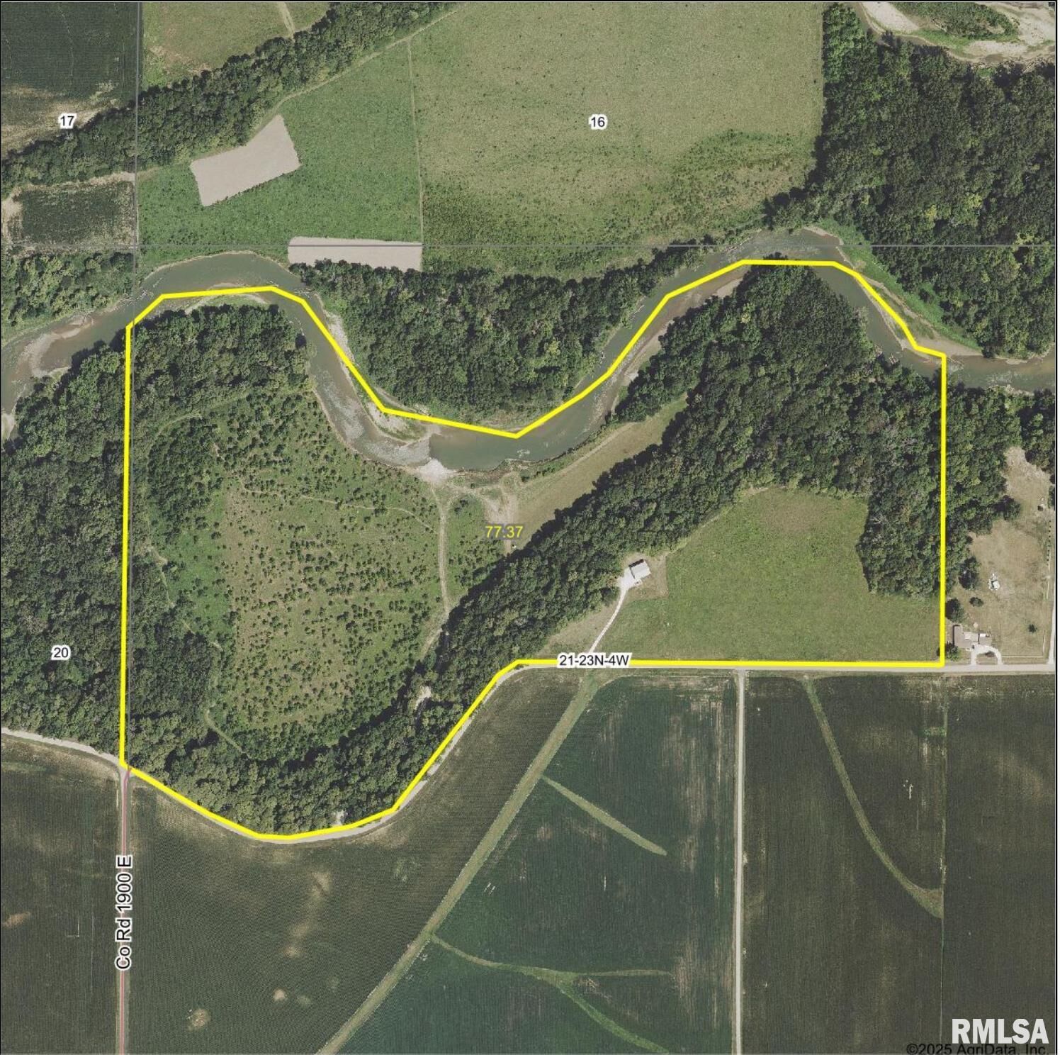 Property Photo:  19300 Cedar Bluff Road  IL 61734 