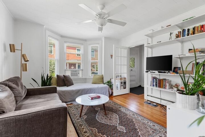 Property Photo: 17 Holworthy Pl 17 MA 02138