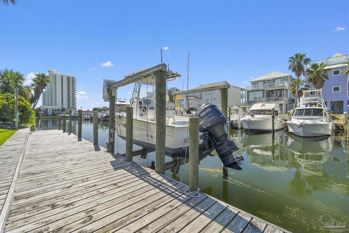 Property Photo: 143 Le Port Dr FL 32561