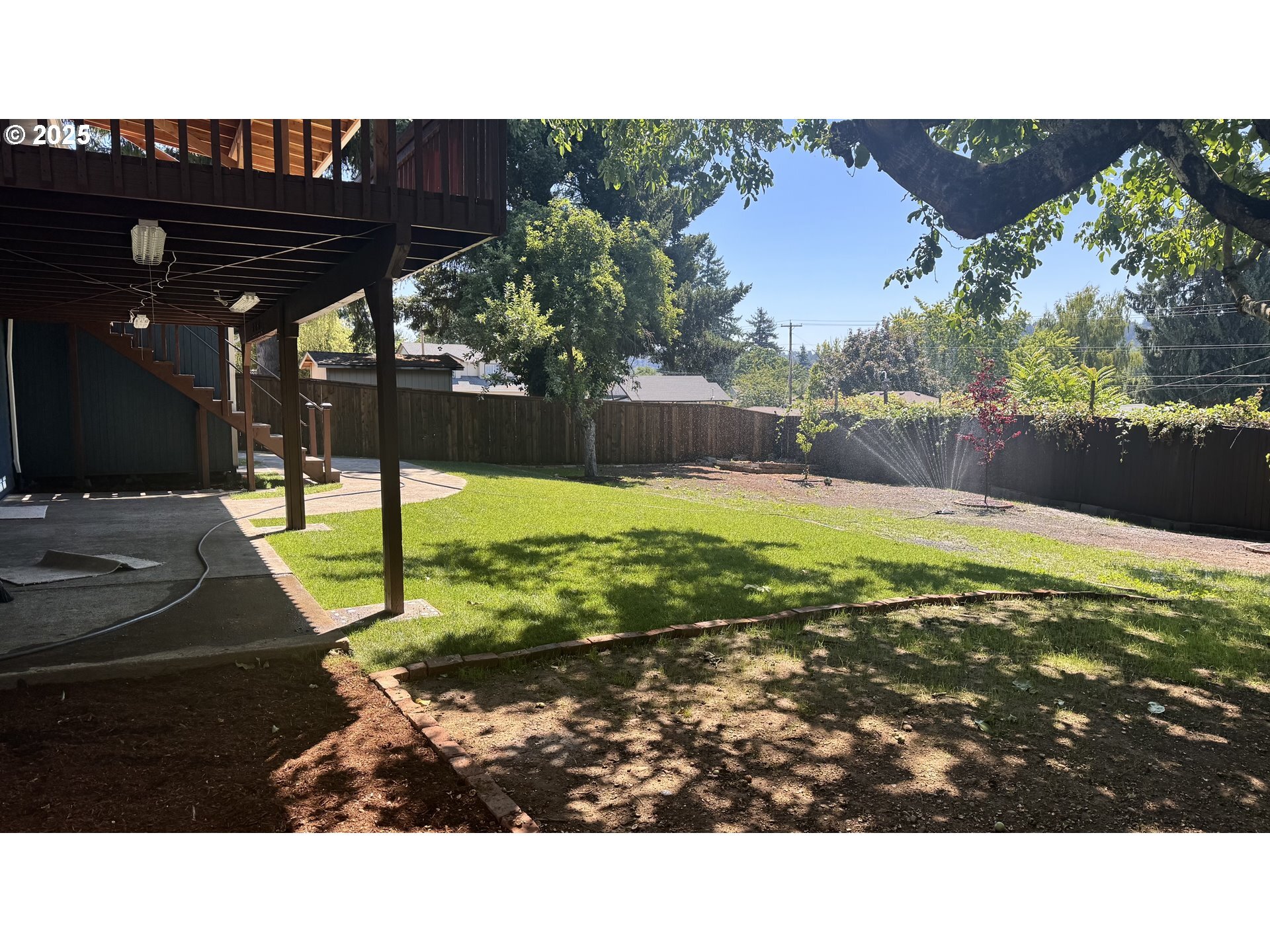 Property Photo: 10026 SE Insley St OR 97266