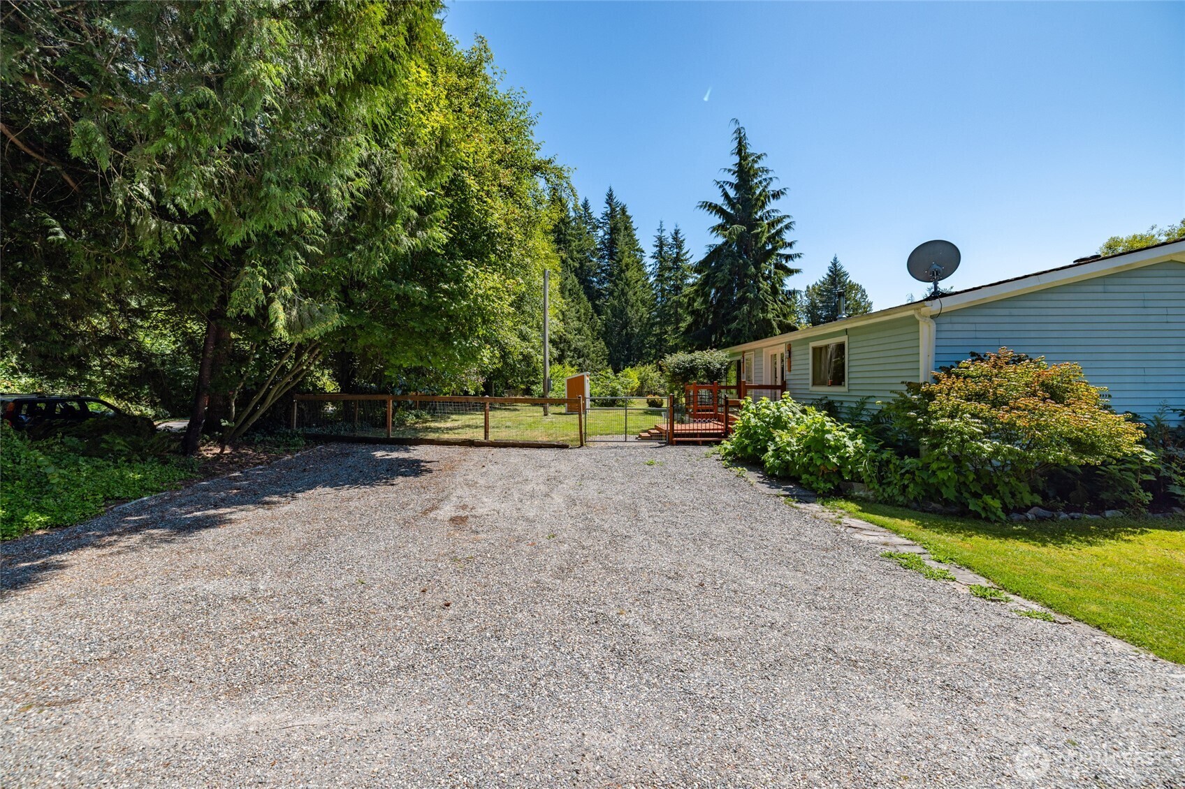 Property Photo: 20758 Hartry Lane WA 98284