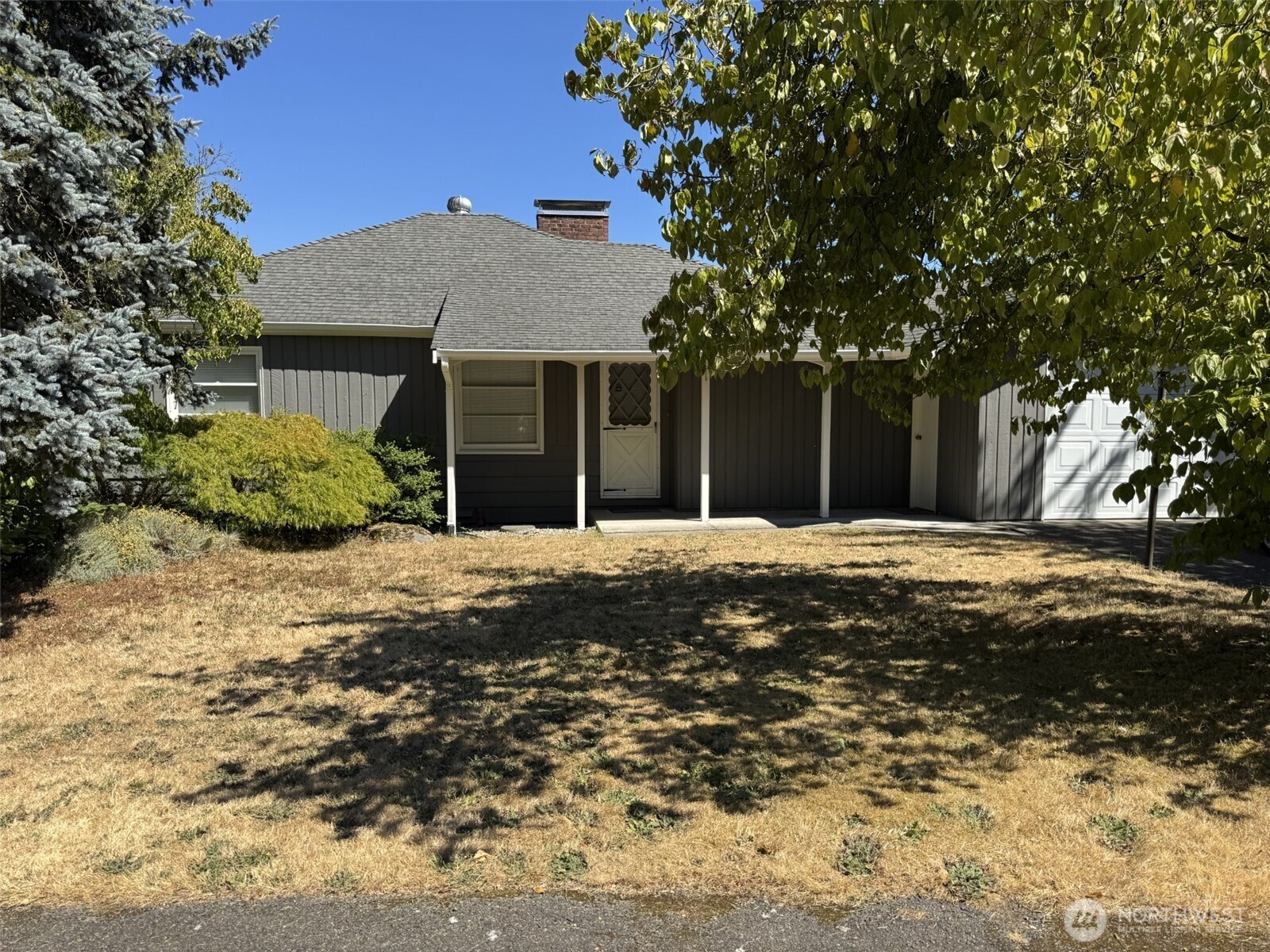Property Photo:  21246  35th Avenue S  WA 98198 