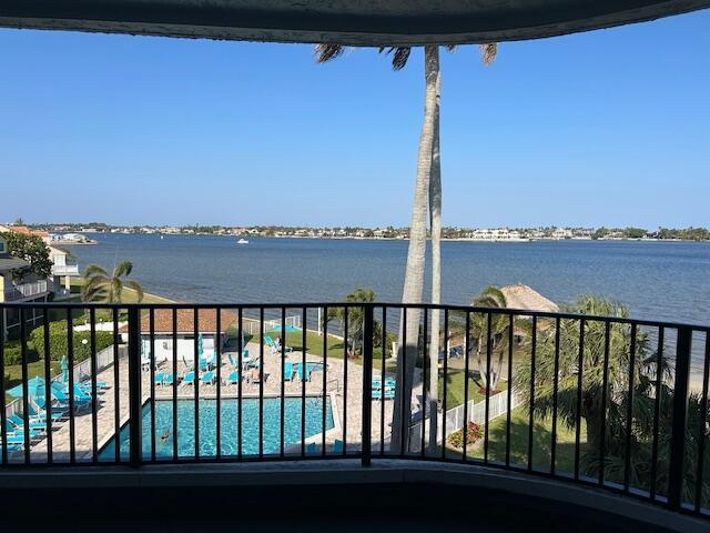Property Photo: 8200 Lakeshore Drive 4060 FL 33462