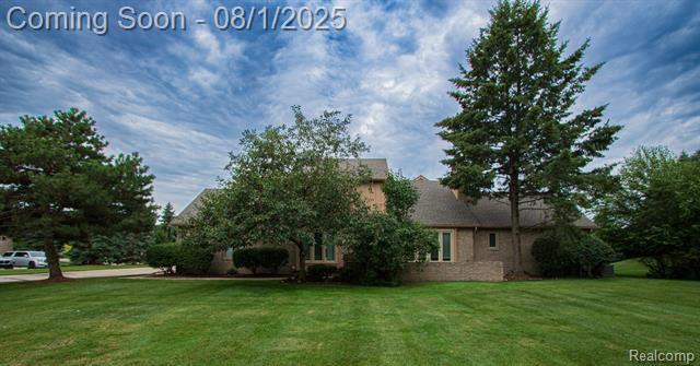 Property Photo: 1211 Autumn Drive MI 48098