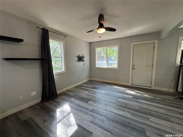 Property Photo: 664 17th Street W SK S6V 3Y3