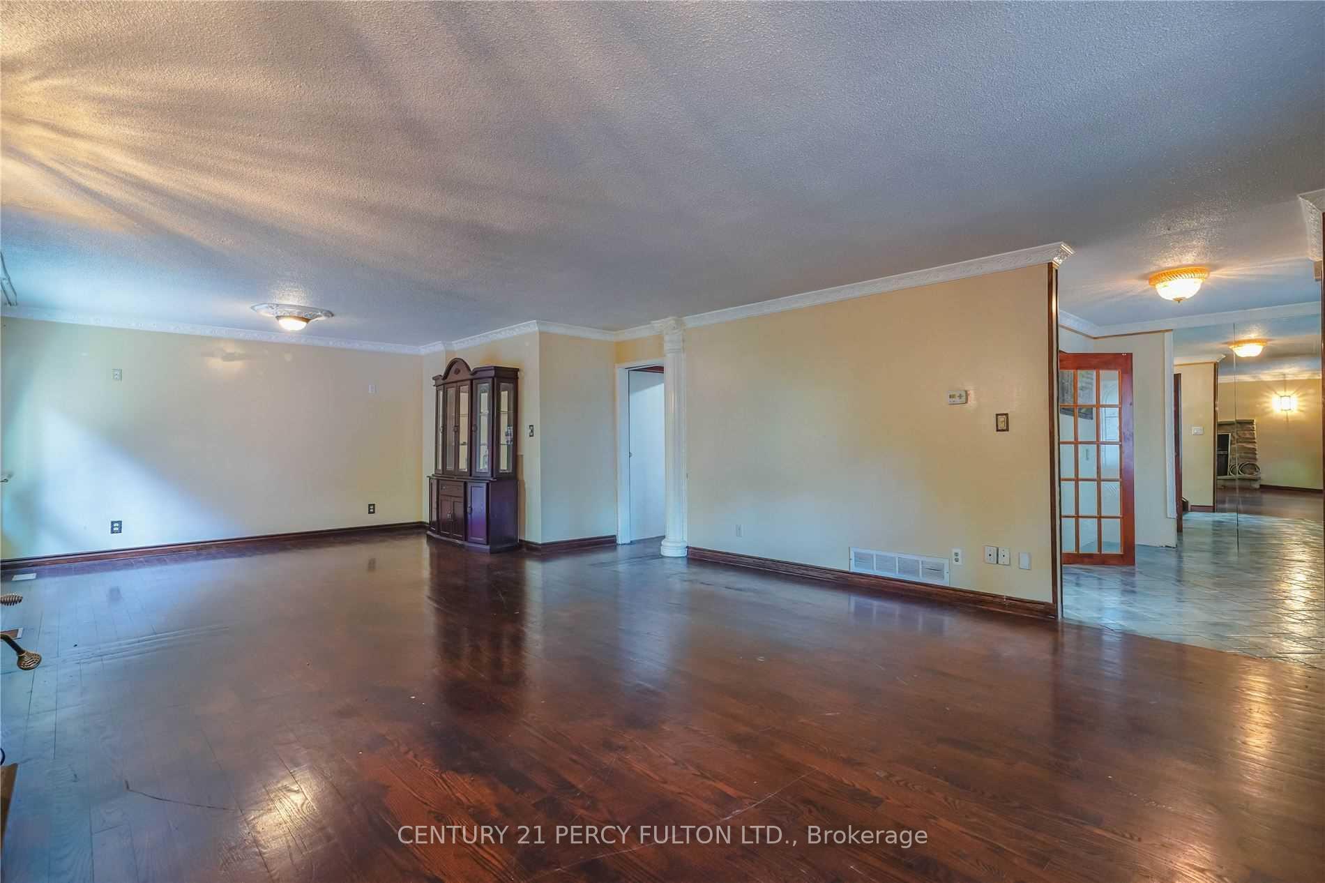 Property Photo:  6172 Kingston Road  ON M1C 1K9 