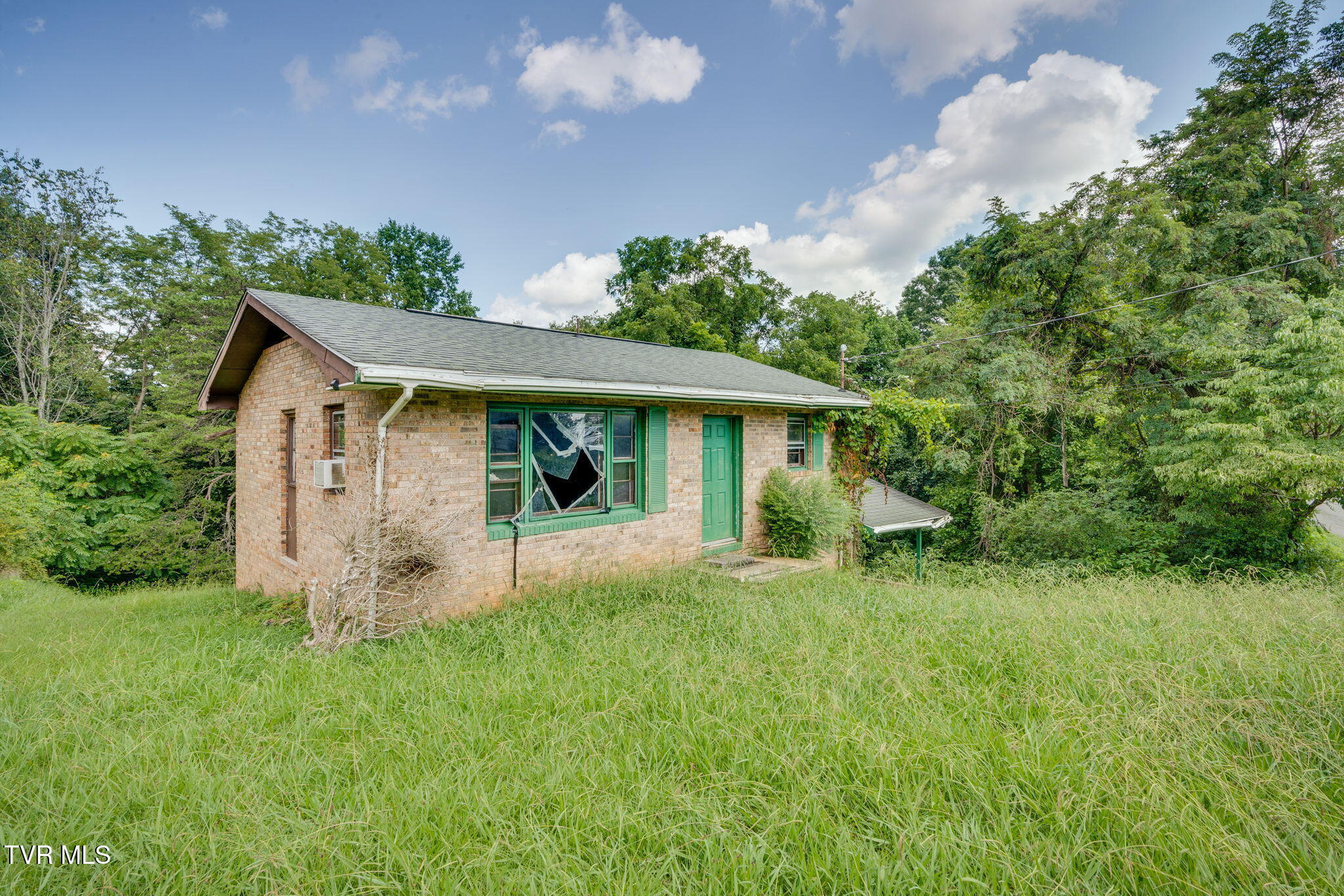 Property Photo: 505 Rogers Avenue TN 37660