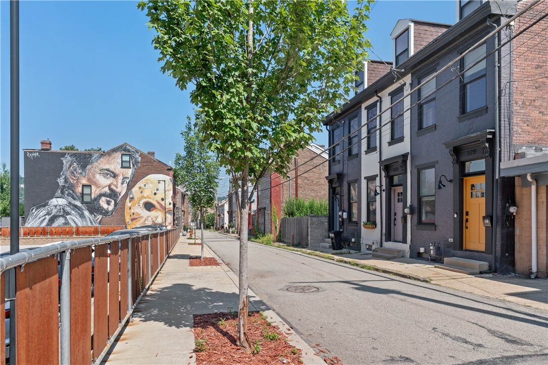 Property Photo: 179 Almond Way PA 15201