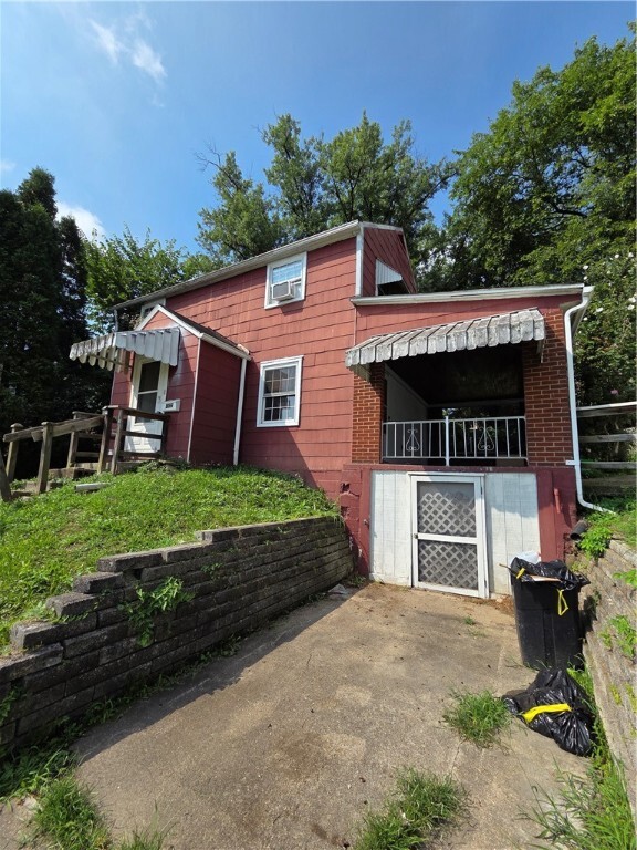 Property Photo: 956 Jefferson Dr PA 15025