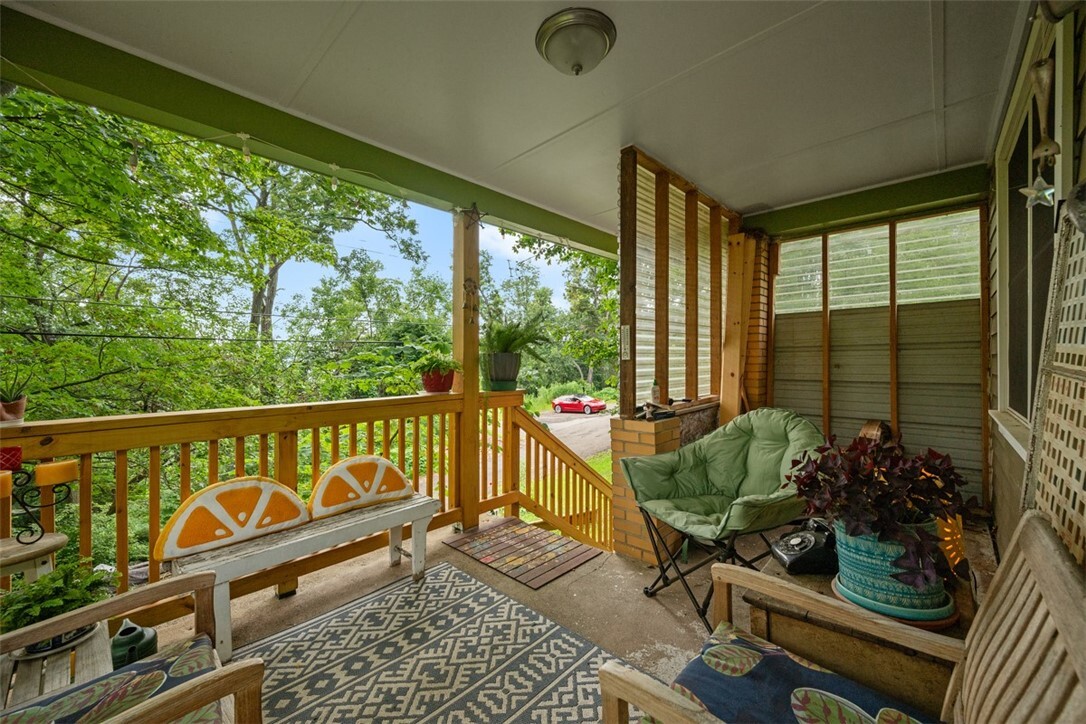 Property Photo: 300 Eddington St PA 15207
