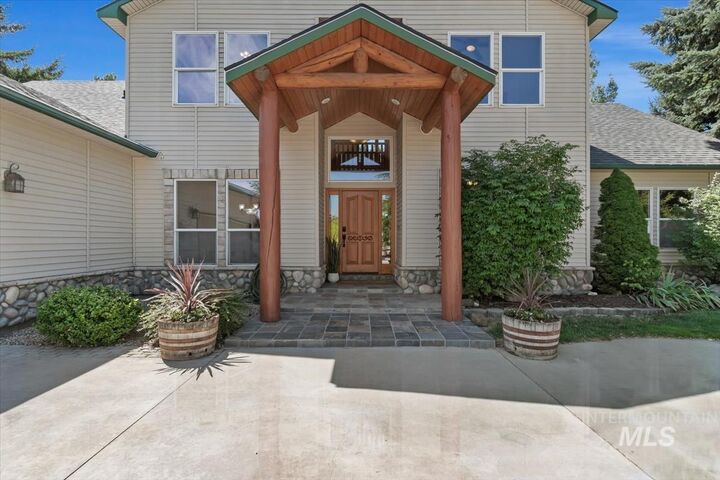 Property Photo: 6455 Schmidt Ln ID 83669