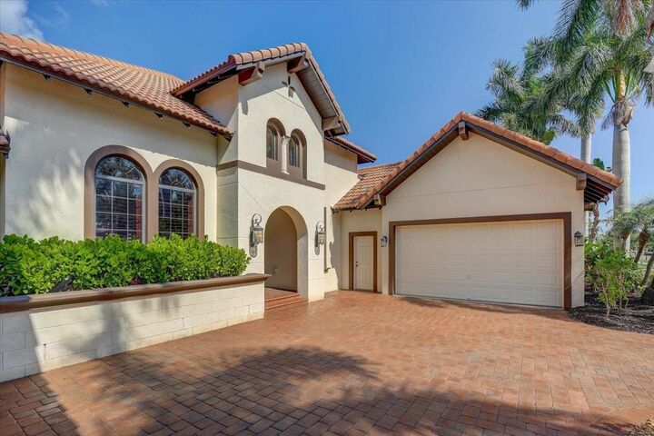 Property Photo:  5408 Tybee Island Drive  FL 33572