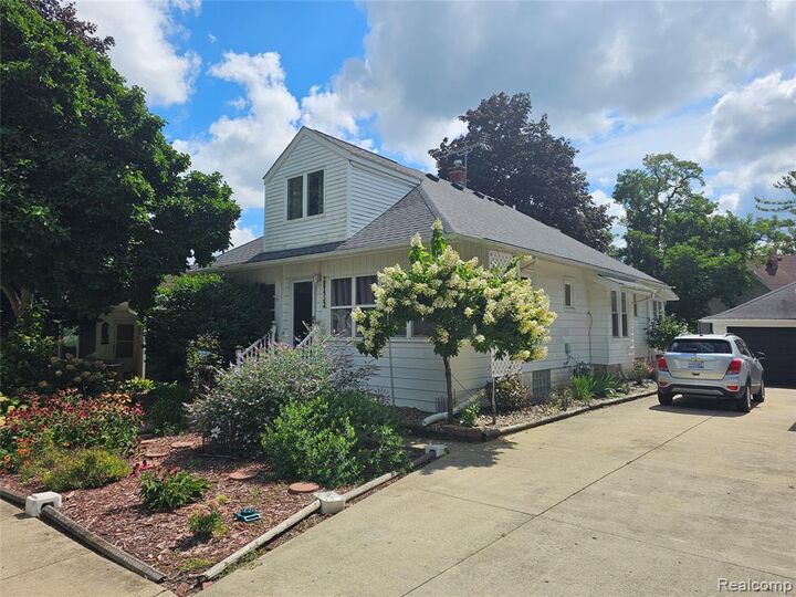 Property Photo: 28453 Church Street MI 48134 1503