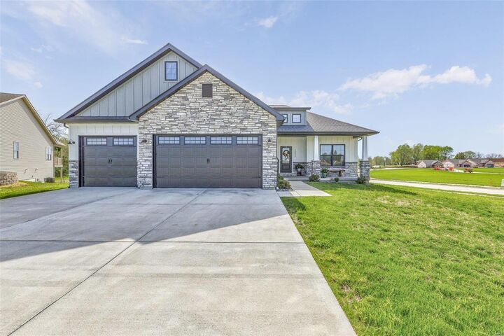 1099 Stonegate Drive  Farmington MO 63640 photo