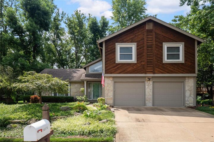 14974 Country Ridge Drive  Chesterfield MO 63017 photo
