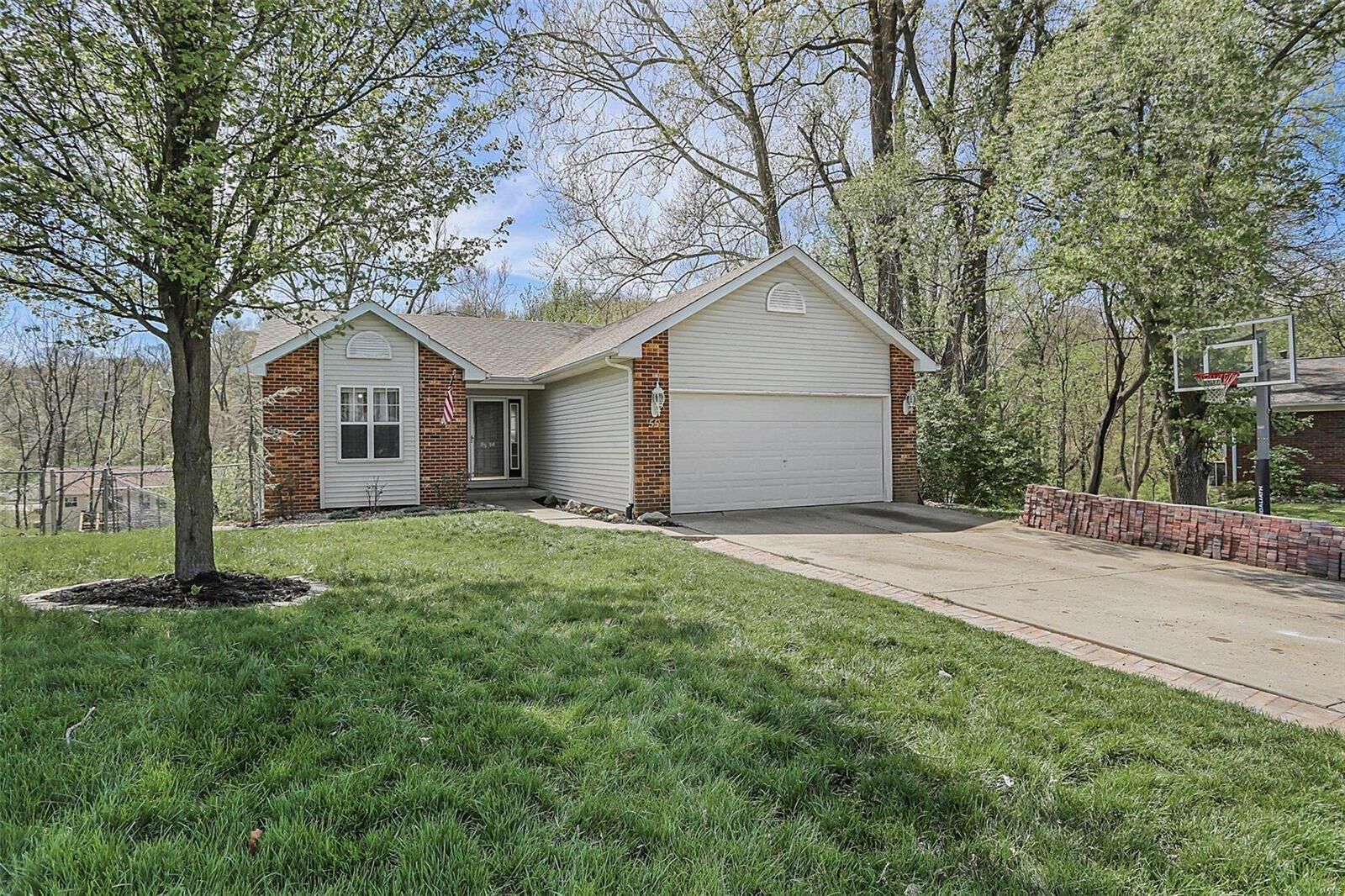 Property Photo:  55 Brenda Street  IL 62034 