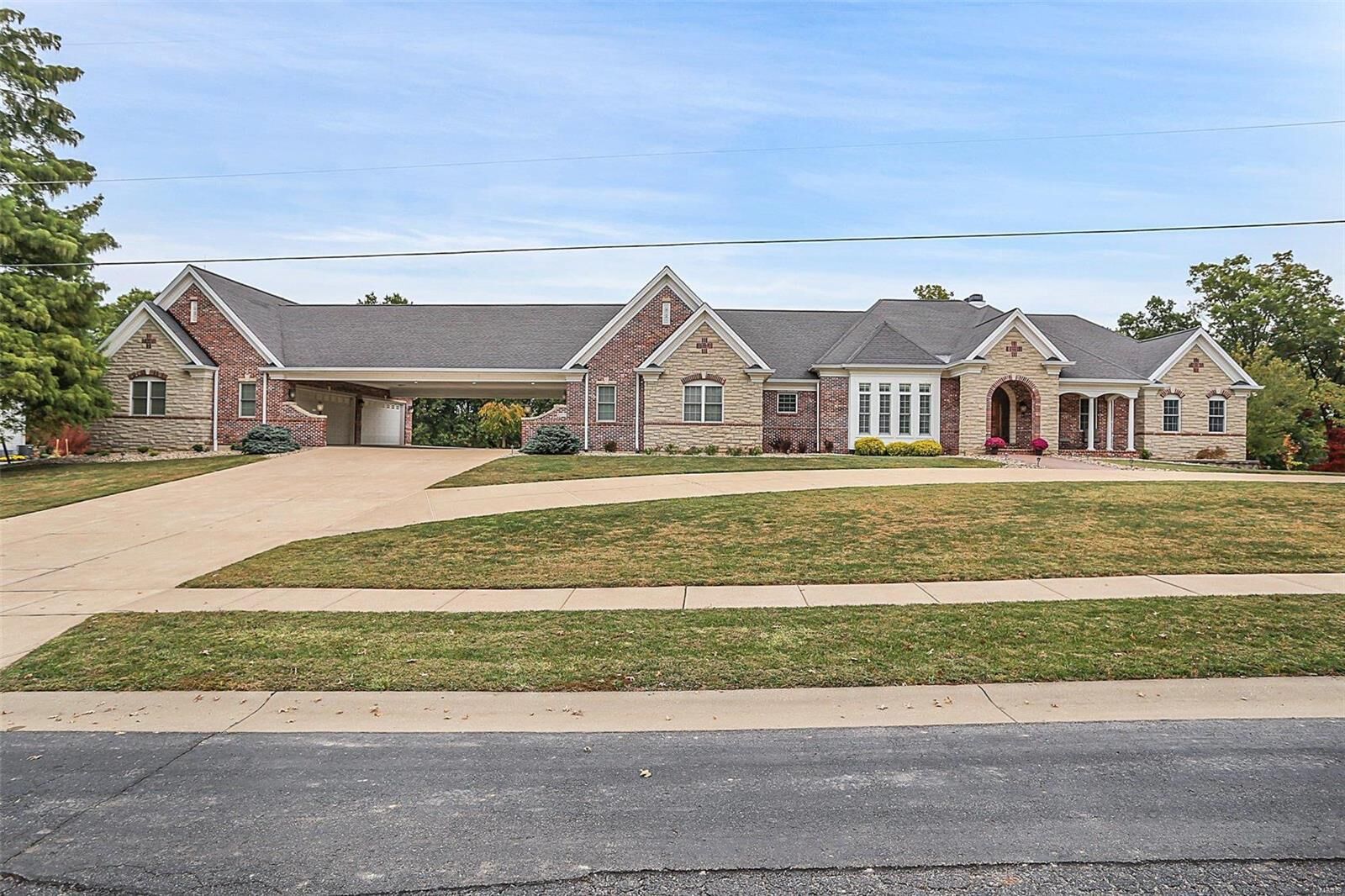 Property Photo: 5285 Studer Lane MO 63128