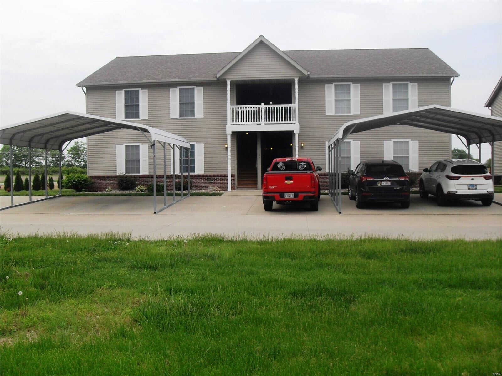 Property Photo: 35 Colonial Manor B IL 62249