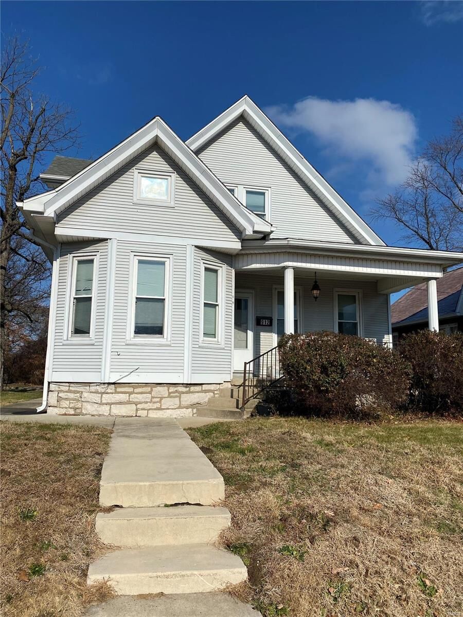 Property Photo: 912 College Avenue IL 62002