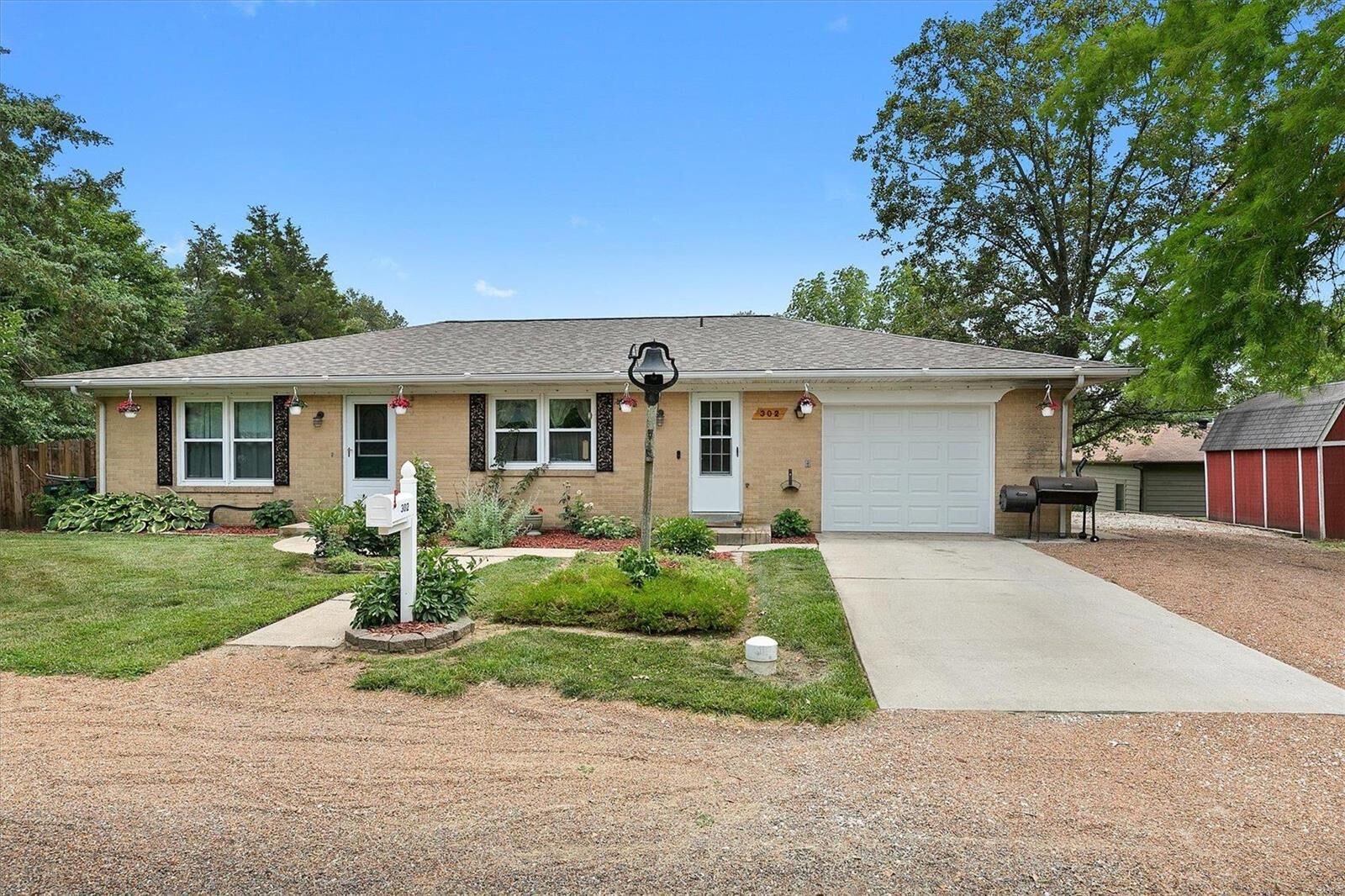 Property Photo:  302 Saint Clair Court  IL 62243 