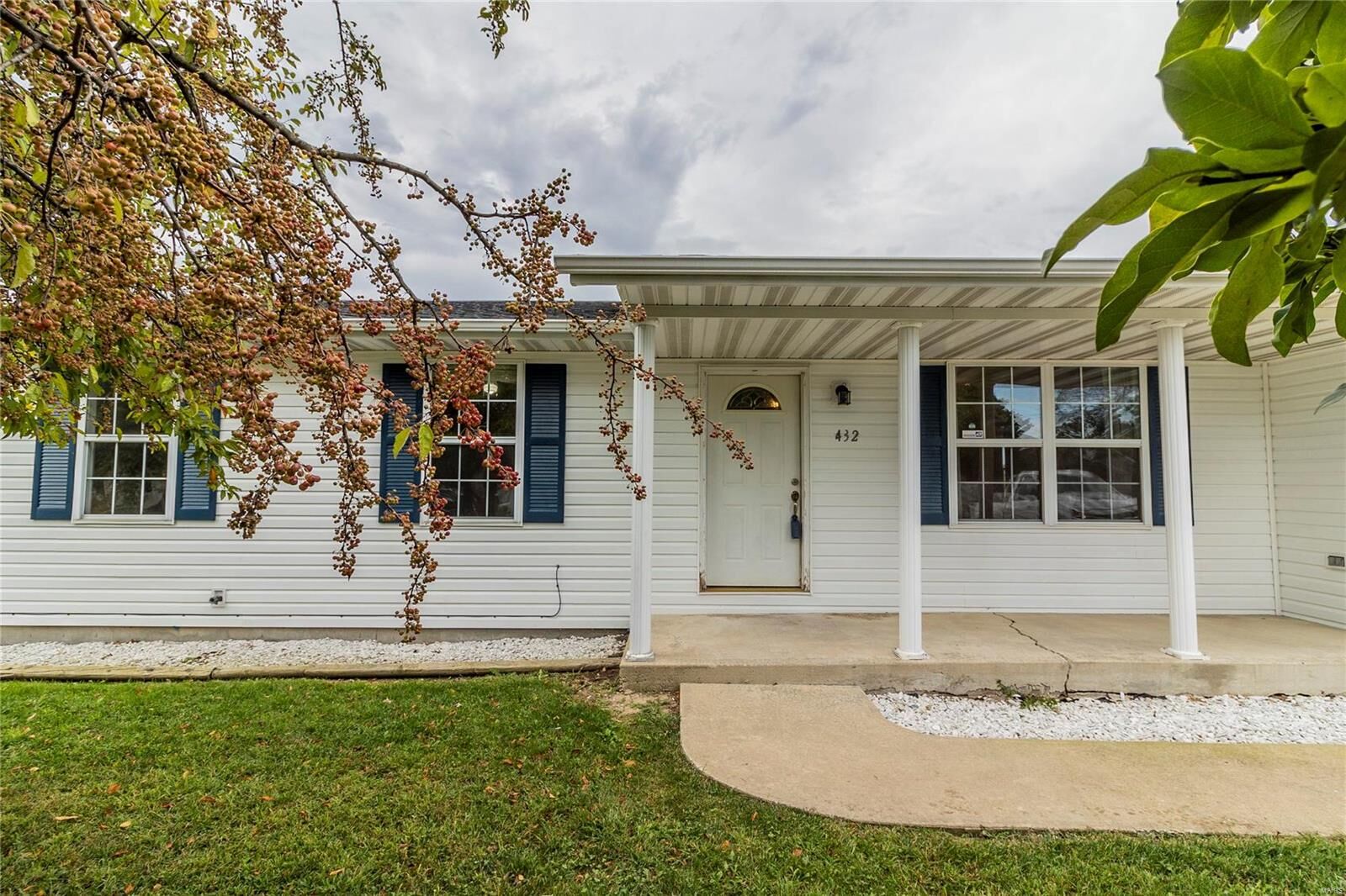 Property Photo: 432 Orchard Court IL 62294