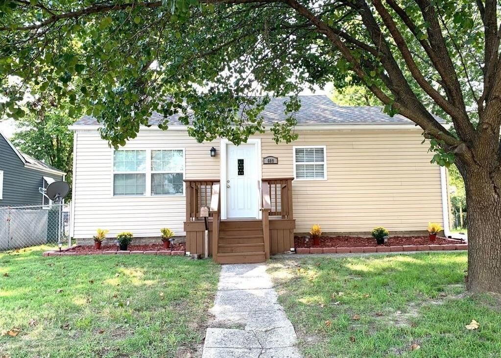 Property Photo:  609 Lincoln Avenue  IL 62024 