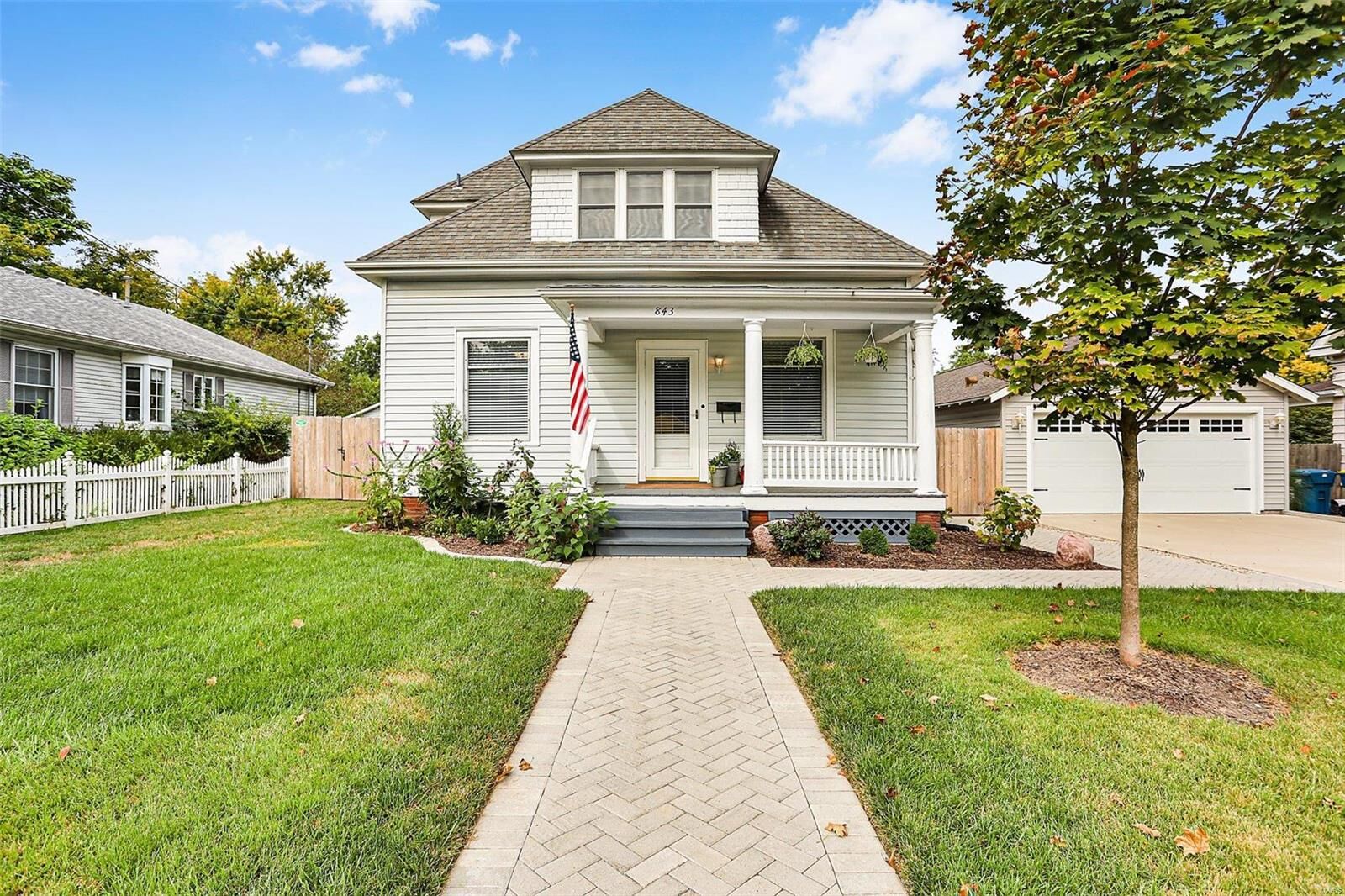 Property Photo: 843 Madison Avenue IL 62025