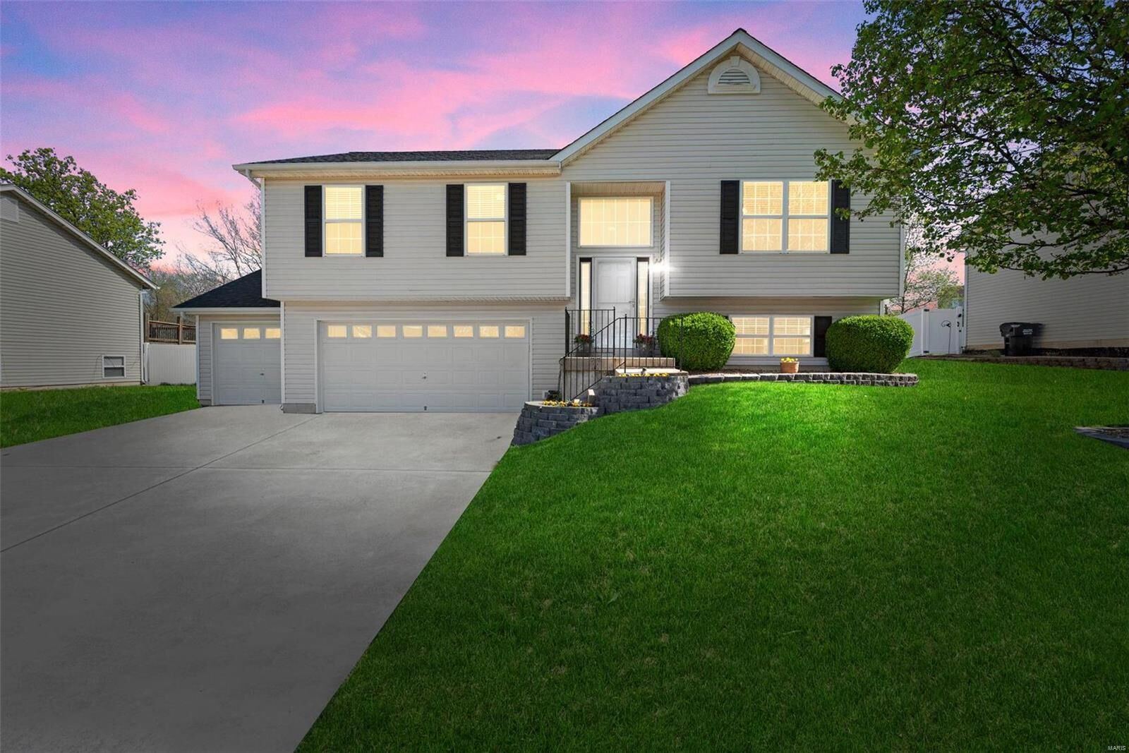 Property Photo: 214 Split Rail Dr MO 63385