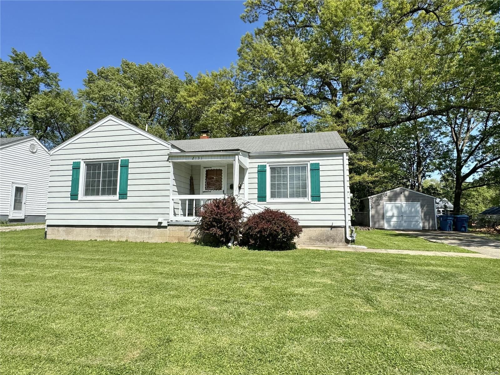 Property Photo:  2131 Dunnegan Street  IL 62002 