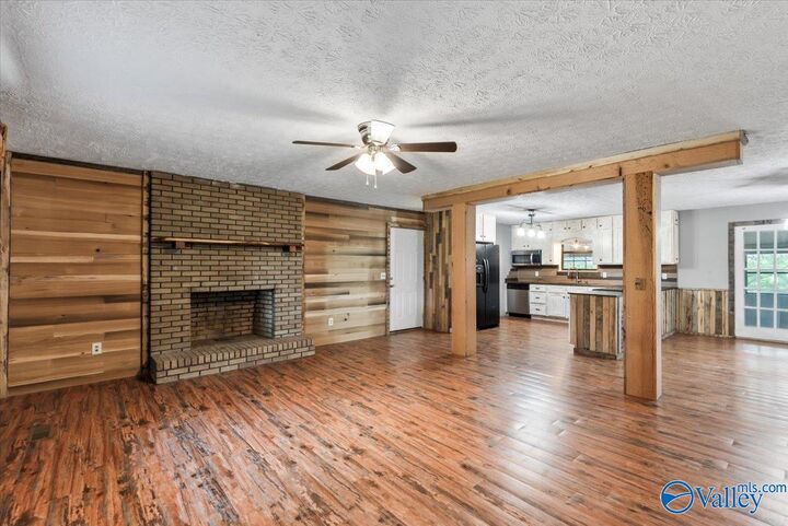 Property Photo: 748 County Road 1551 AL 35058