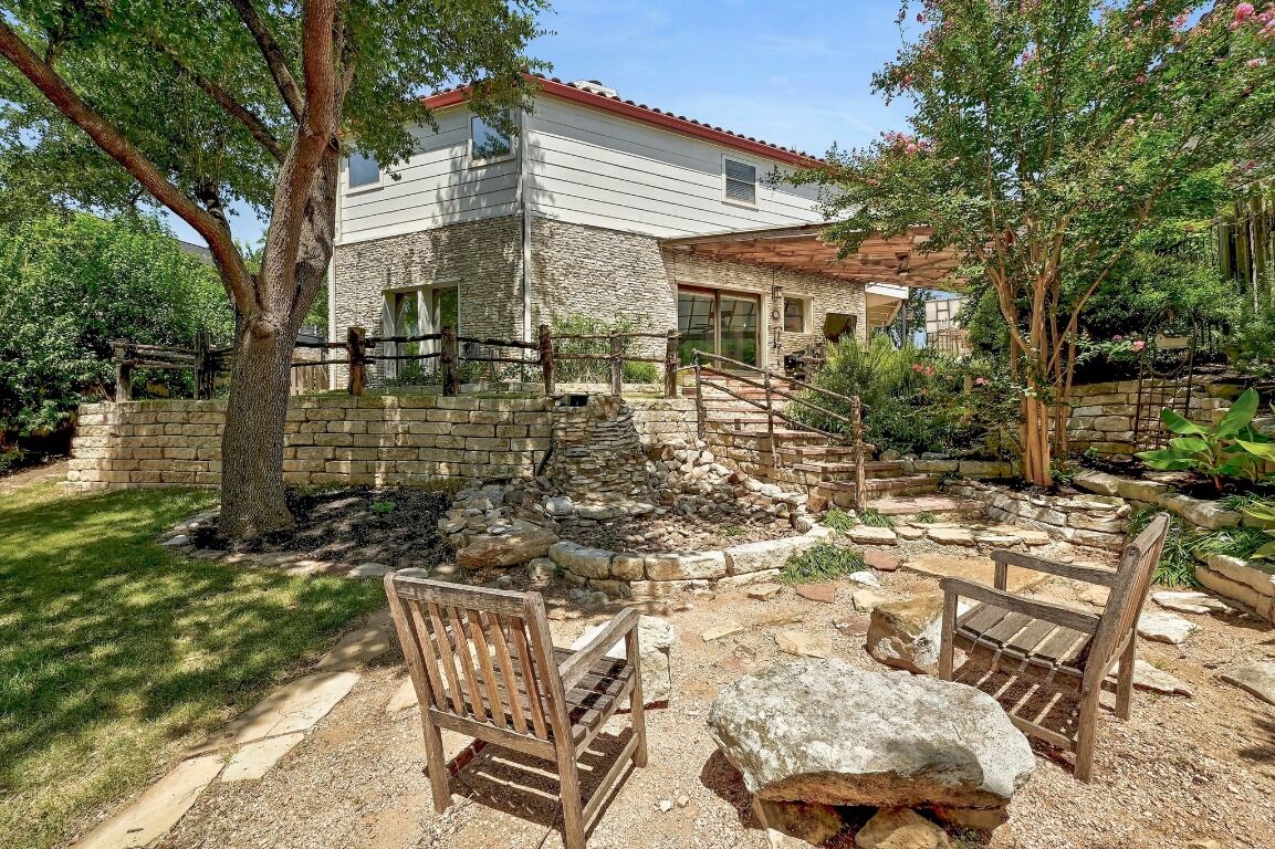 Property Photo: 122 Acapulco Drive TX 78734