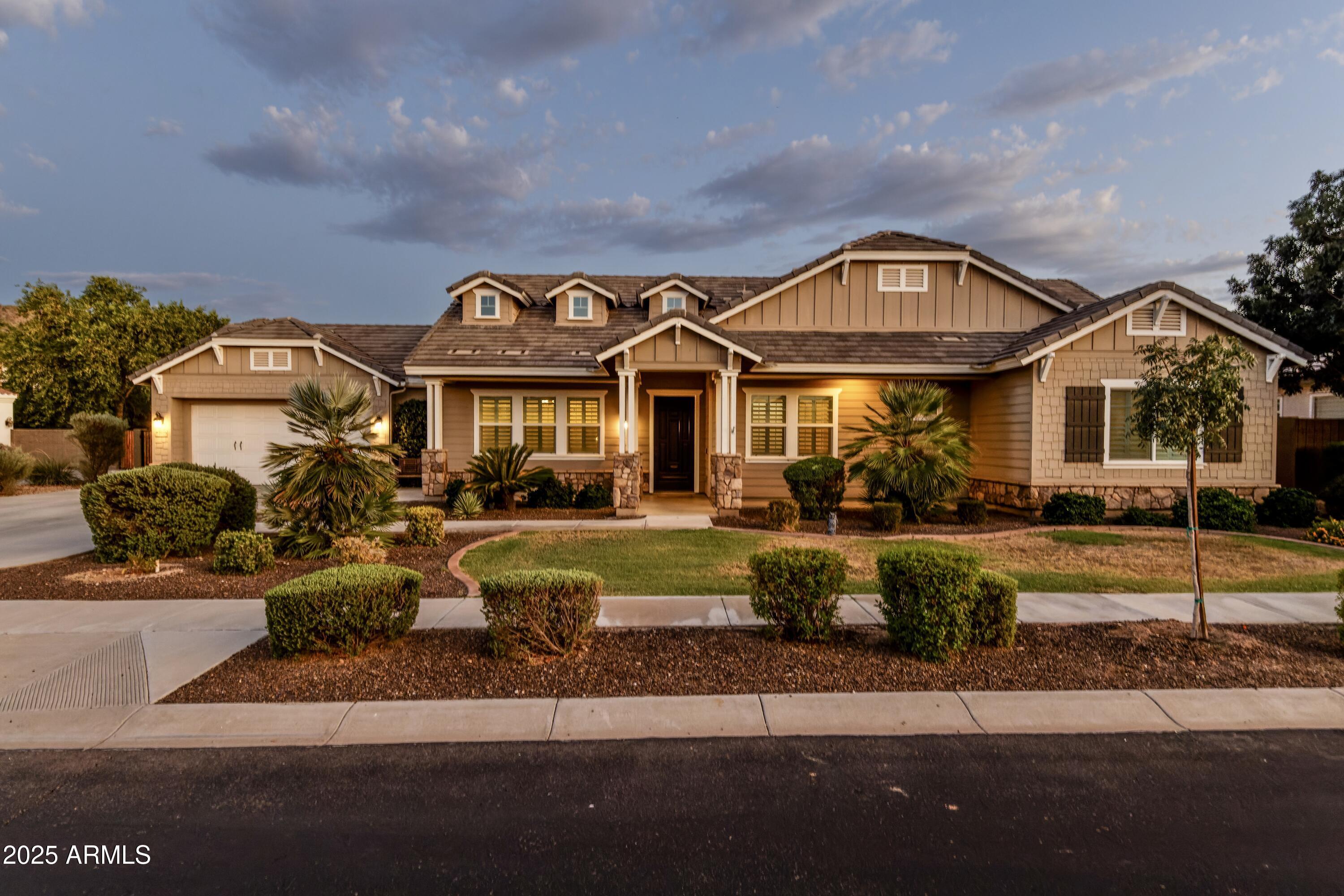 Property Photo: 2825 E Harwell Road AZ 85042