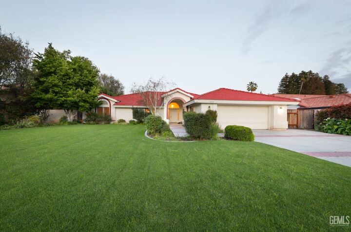 Property Photo:  1412 Longreach Drive  CA 93314 