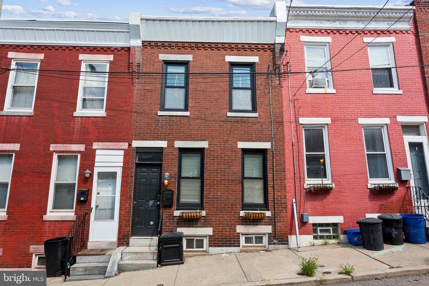 132 Davis Street  Philadelphia PA 19127 photo