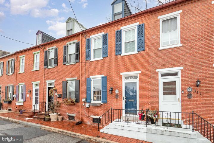 Property Photo: 313 W Marion Street PA 17603