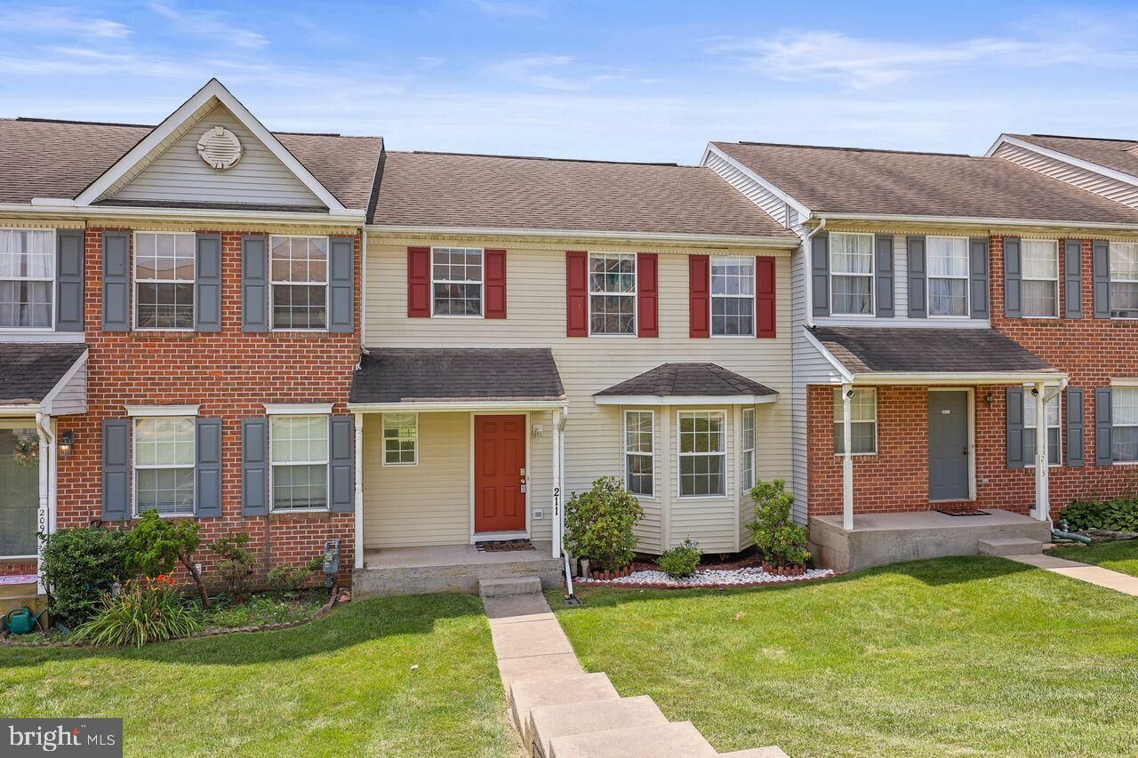 Property Photo:  211 Country Ridge Drive  PA 17356 