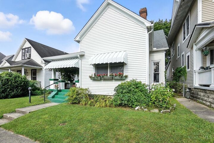 Property Photo: 1405 Holly Avenue OH 45410