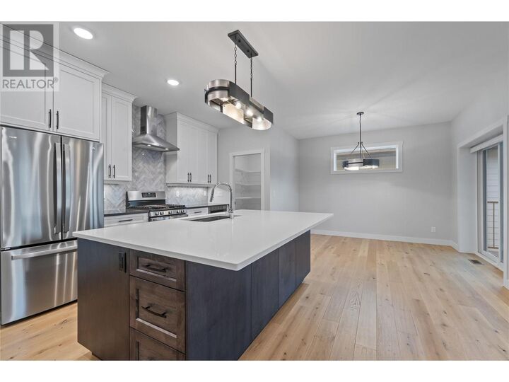 Property Photo: 1840 10 Street Southwest 7 BC V1E 0H1