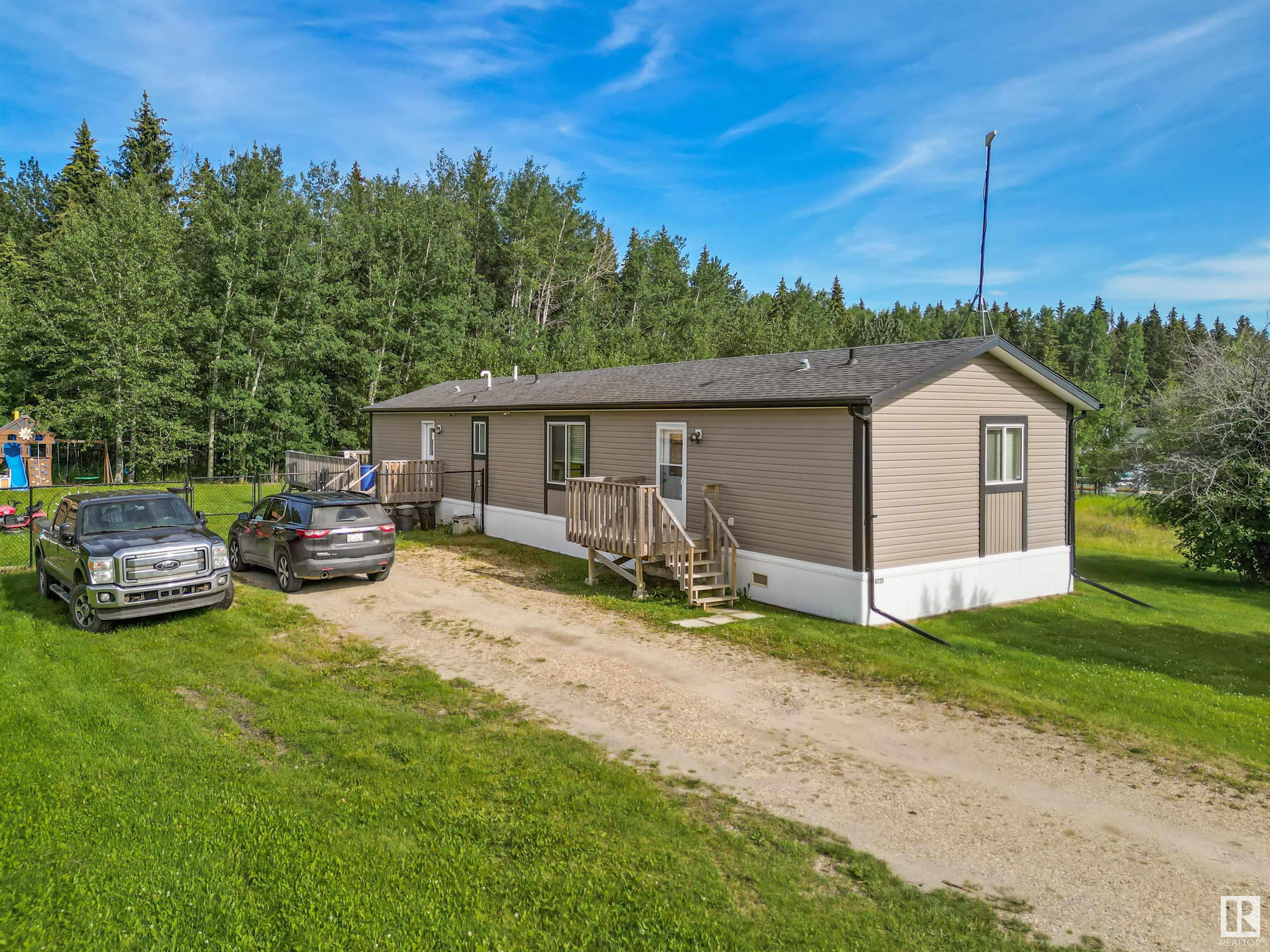 Property Photo:  4725 50 Street  AB T7A 1J5 