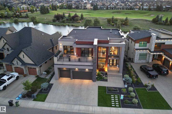 Photo de la propriété:  622 Howatt Drive SW  AB T6W 2T6 