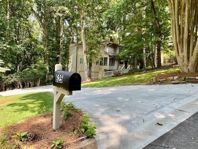 Property Photo:  625 Clear Lake Terrace  GA 30076 
