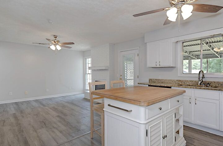 Property Photo: 4536 Kings Point GA 31909