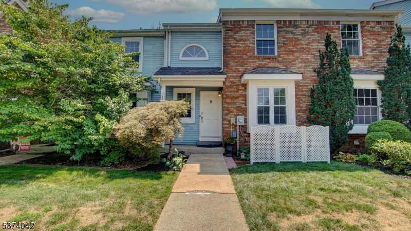 Property Photo: 6 Pond Ct NJ 08844
