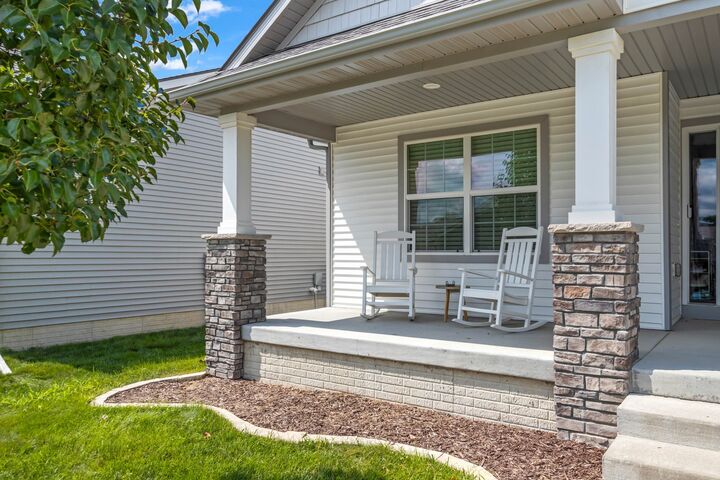 Property Photo: 3704 SW Stonehaven Lane IA 50023