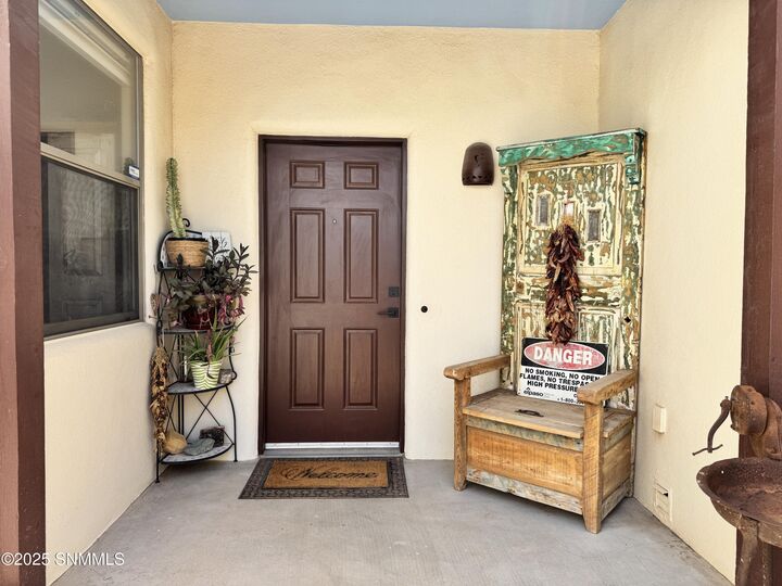 Property Photo: 5890 Quesenberry Lane NM 88007