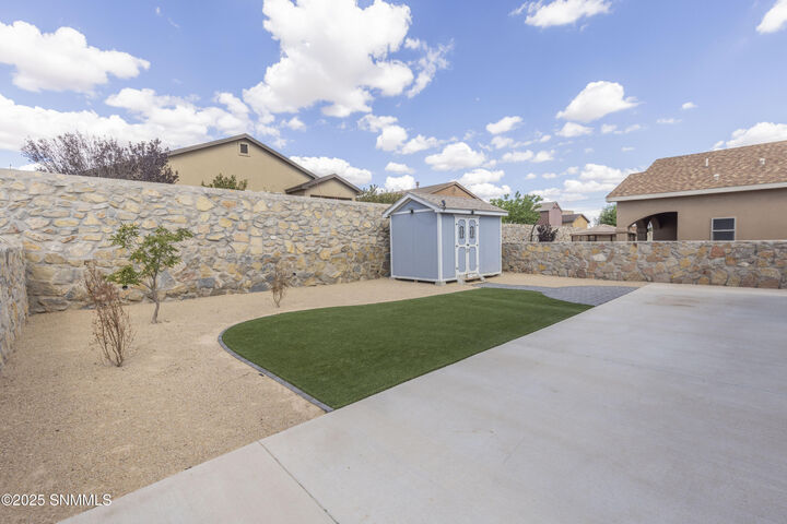 Property Photo: 4712 Kerry Ann Place NM 88012