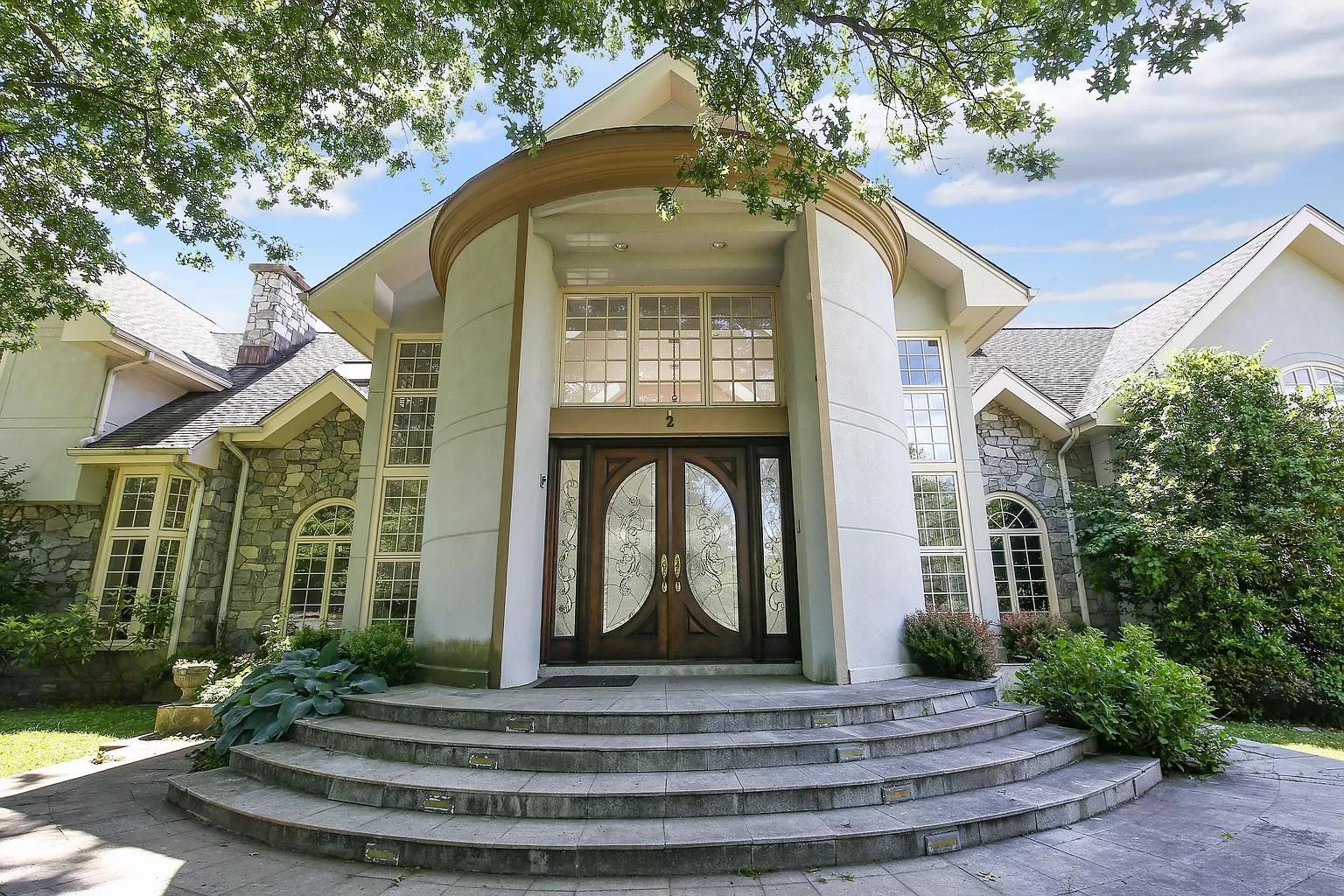 Property Photo:  2 High Point Terrace  NY 10583 