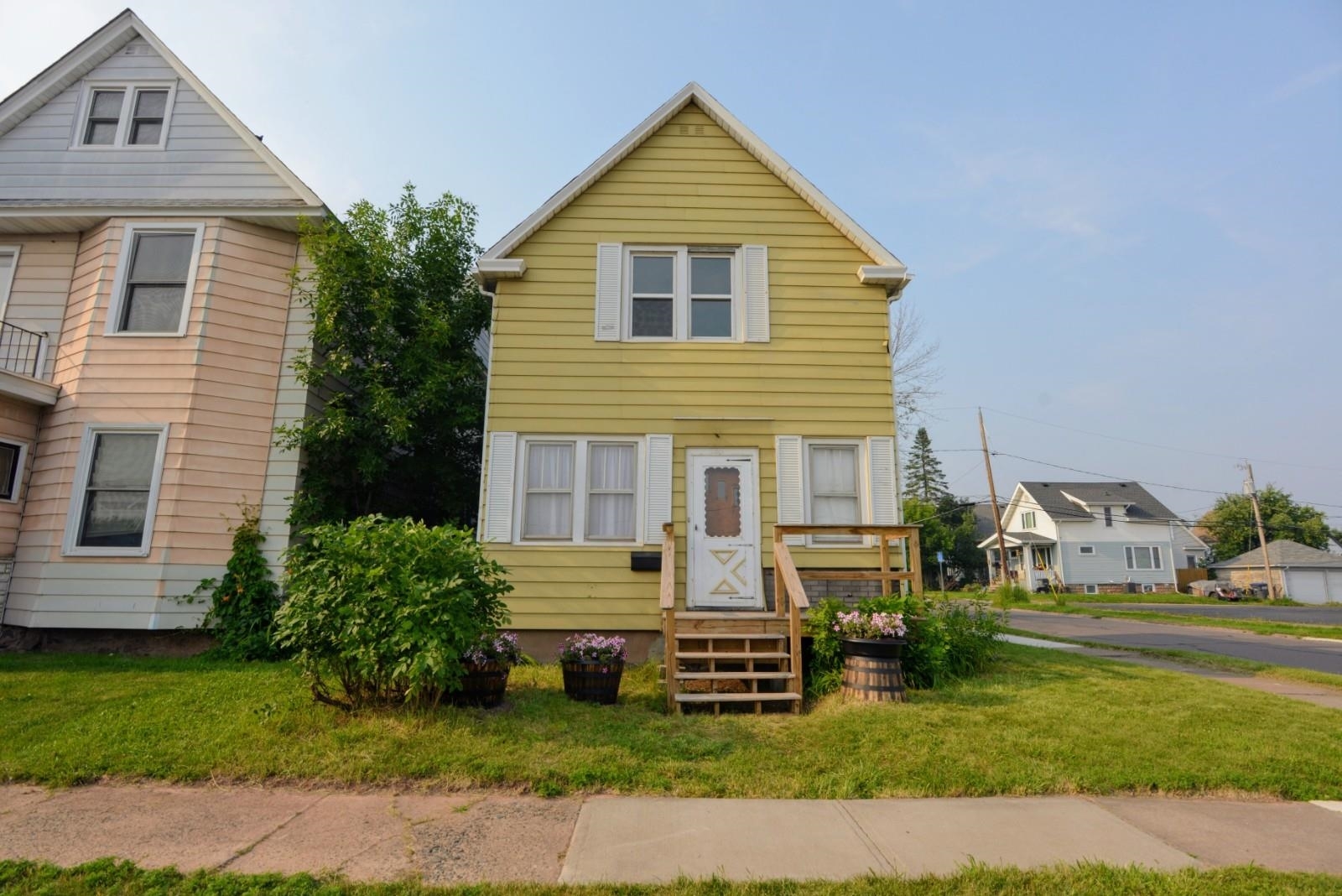 Property Photo: 3201 Chestnut St MN 55806